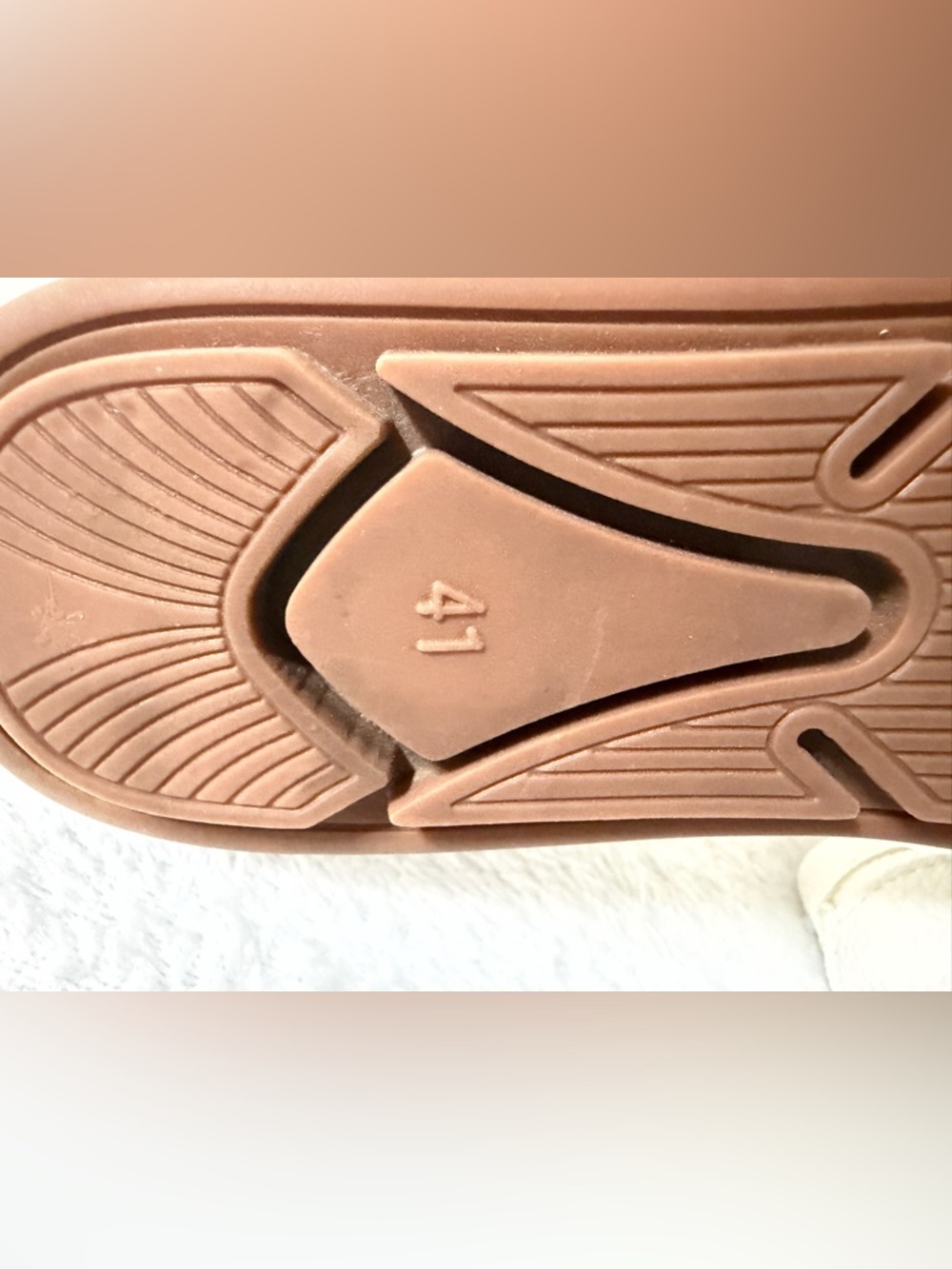 Rongen Women's Loafers with Gold Chain Trim. - Picture 6 of 8
